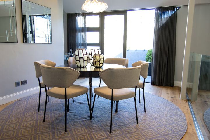 Room 10 of 36