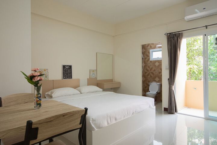 Room 3 of 9