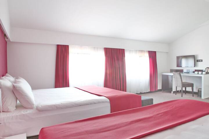 Room 35 of 267