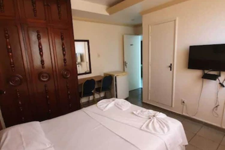 Room 8 of 22