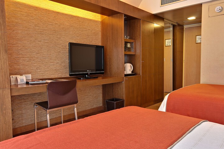 Room 21 of 68