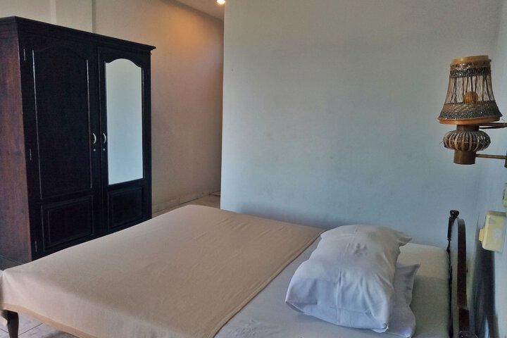 Room 12 of 61