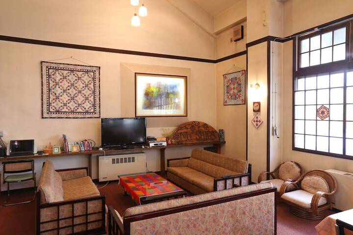 Entrance & Lobby