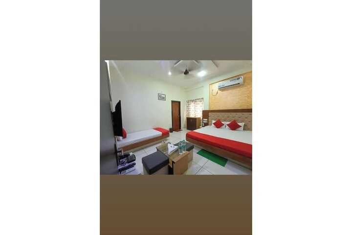 Room 7 of 16