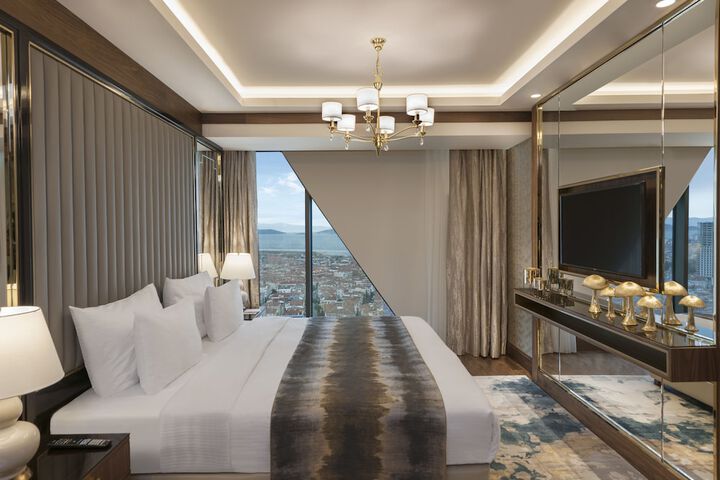 Room 5 of 56