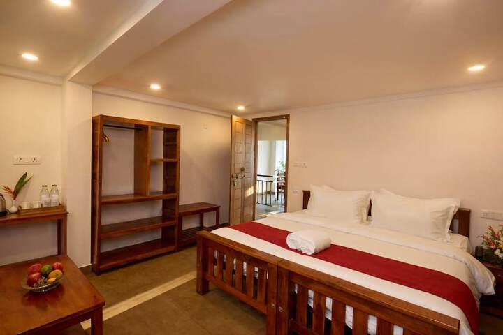 Room 9 of 27