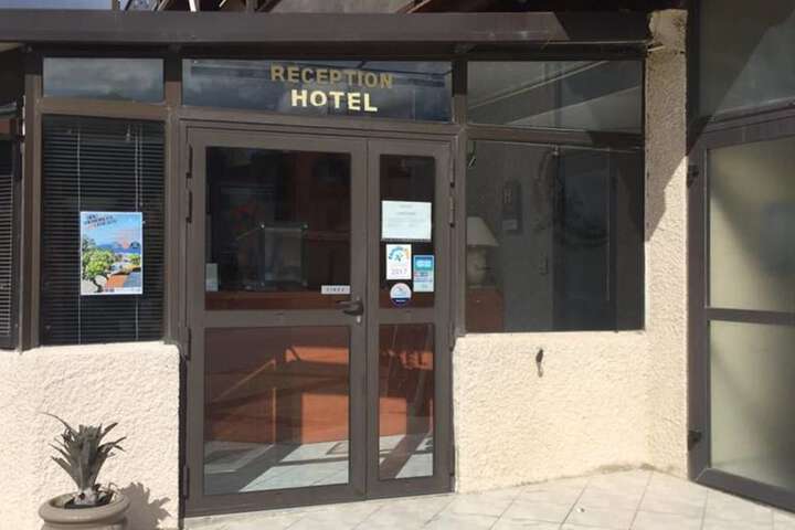 Hotel 30 of 40