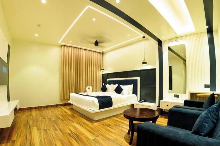 Room 7 of 30