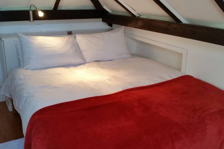 Room 6 of 31