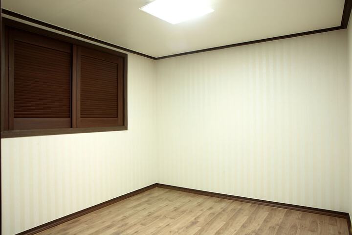 Room 5 of 56