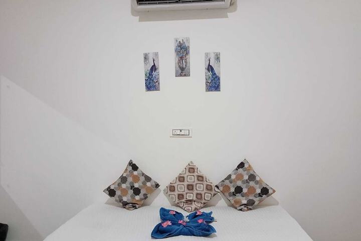 Room 25 of 73