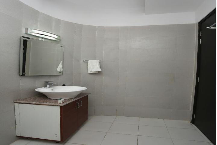 Room 16 of 29