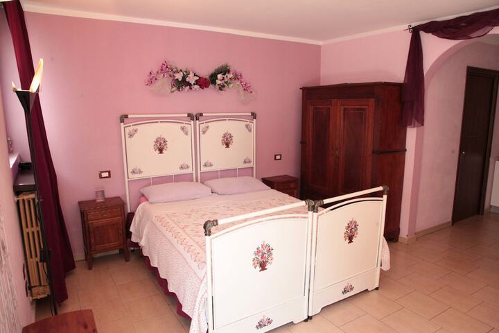 Room 2 of 39