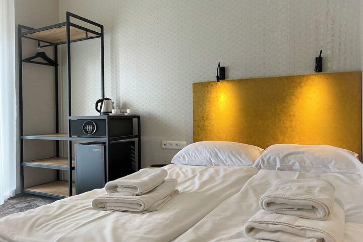 Room 11 of 51