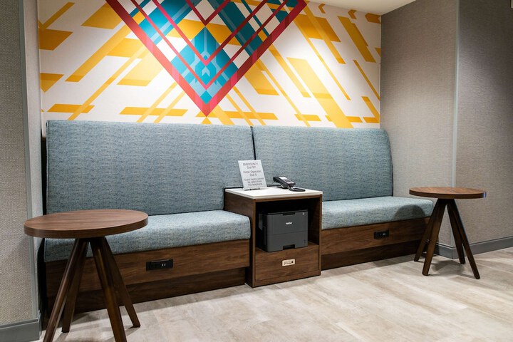 Business Center 67 of 75