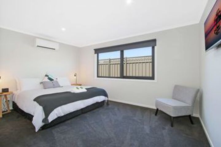 Room 8 of 17