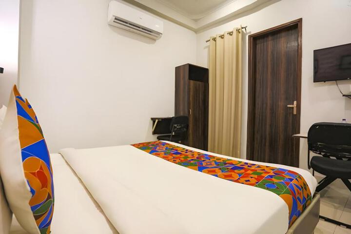 Hotel Cloud Plaza Near Delhi Airport