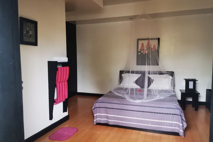 Room 3 of 34
