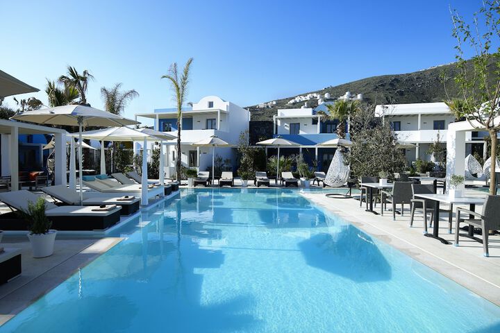 Aurora Luxury Suites in Santorini