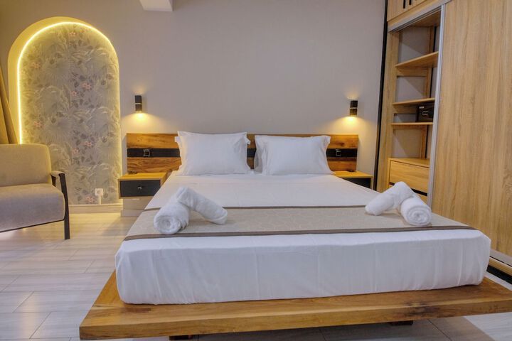 Room 12 of 23