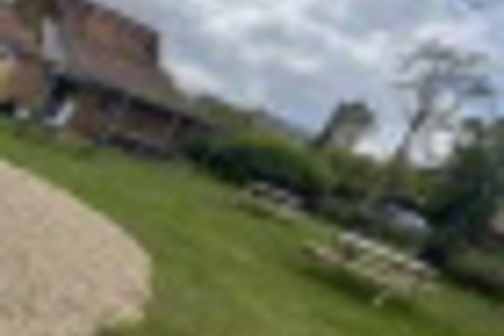 Hotel Exterior 27 of 312