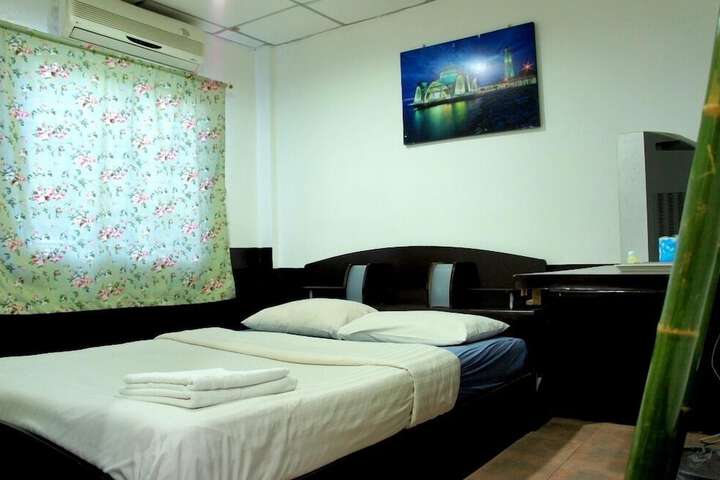 Room 10 of 47