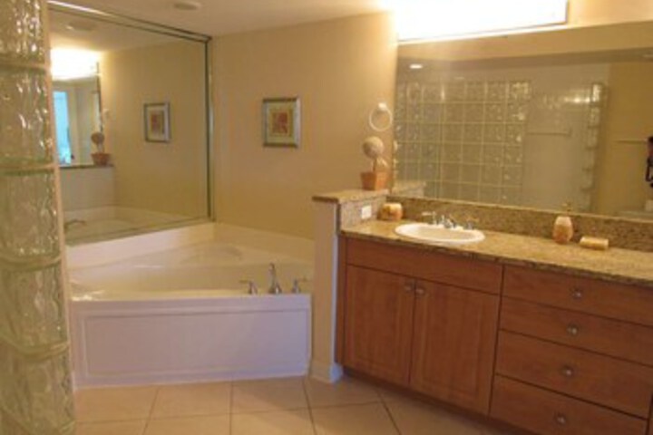 Room 6 of 26