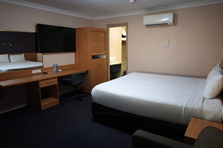Room 2 of 13