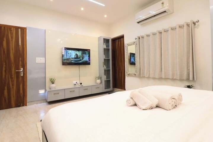 Room 5 of 27