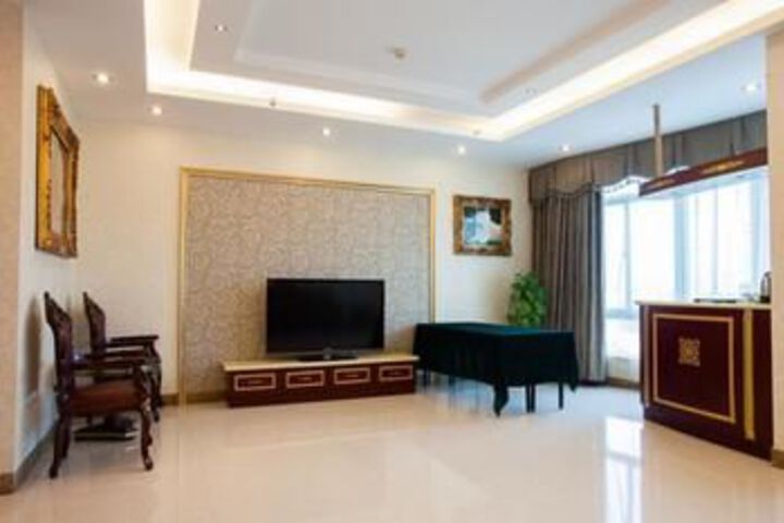 Room 19 of 68
