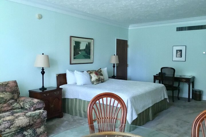 Room 25 of 72