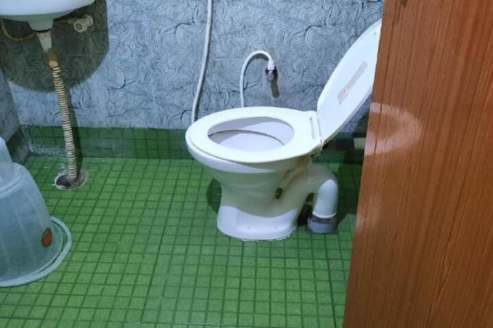 Room 5 of 5