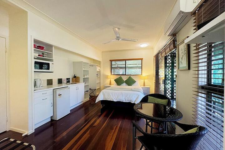 Room 4 of 14