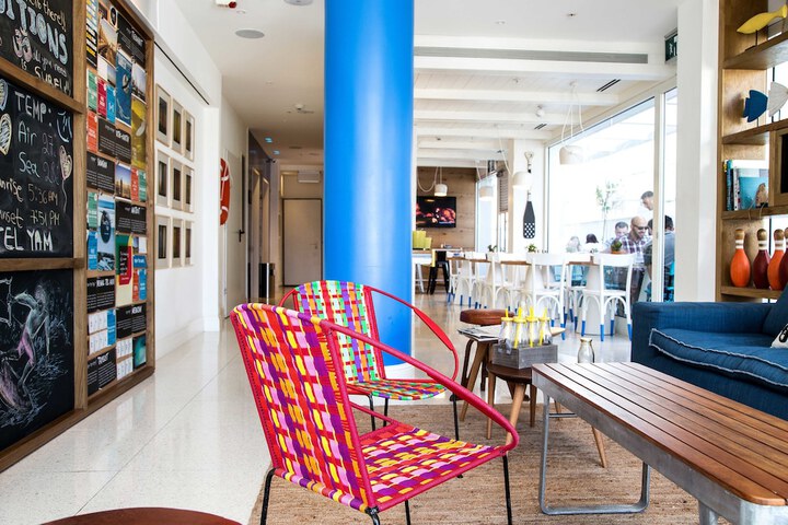 Entrance & Lobby