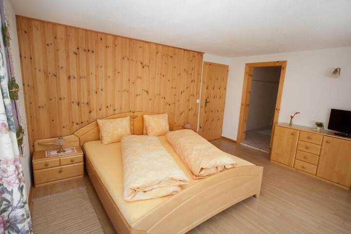 Room 6 of 36