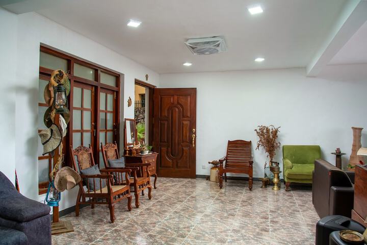Room 10 of 25