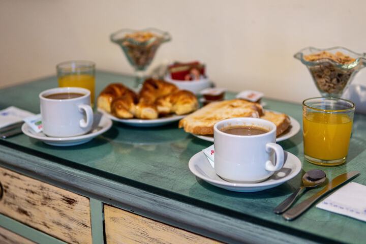 Breakfast/Coffee Service 27 of 32