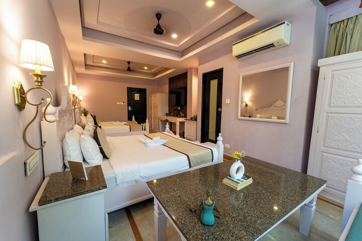 Room 4 of 70