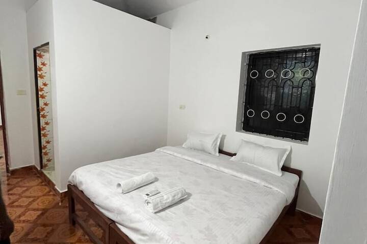 Room 6 of 15