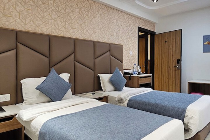 Room 5 of 13