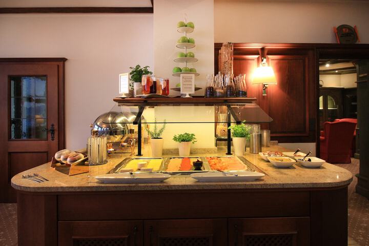Dining 53 of 70