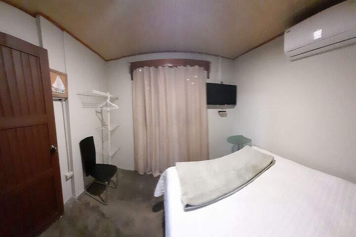 Room 3 of 4