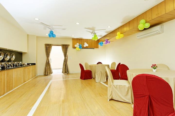 Ballroom/Hall 31 of 40