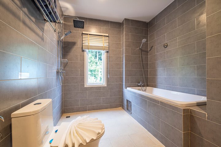 Room 53 of 72