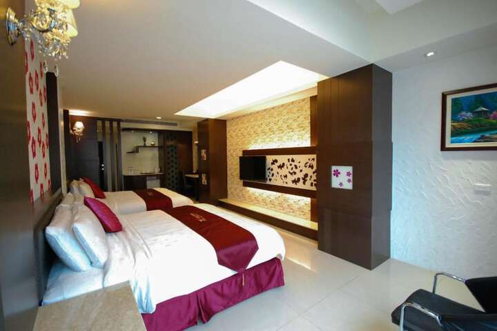 Room 8 of 45