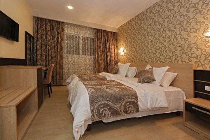 Room 9 of 19