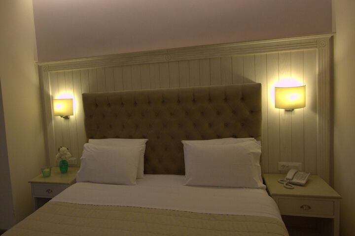 Room 28 of 125