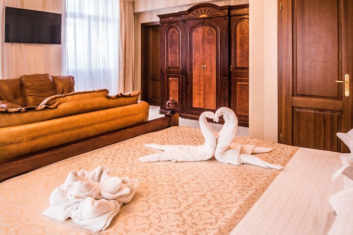 Room 15 of 60