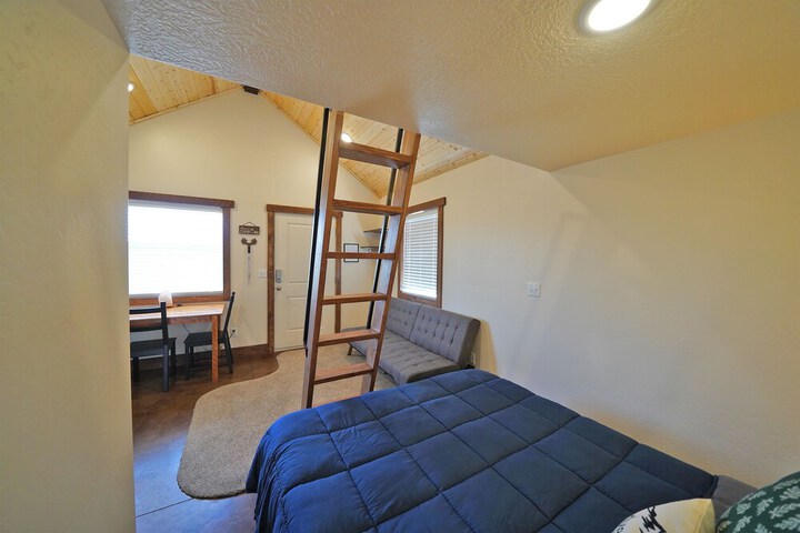 Room 14 of 93