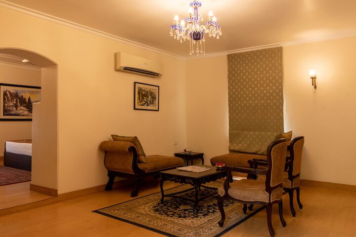 Room 21 of 85